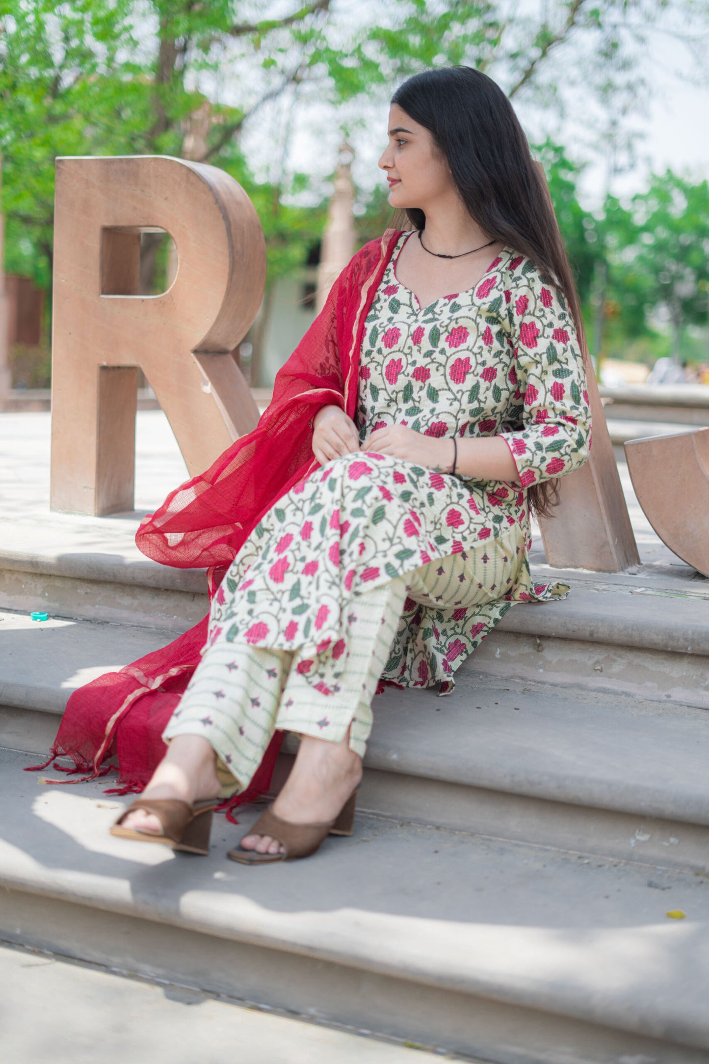 CREAM PINK KANTHA SUIT SET