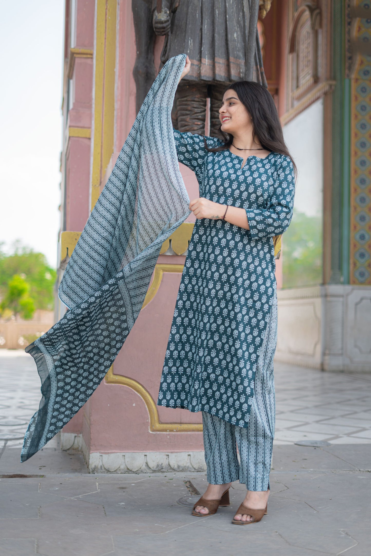 DEEP TURQUOISE BOOTA SUIT SET