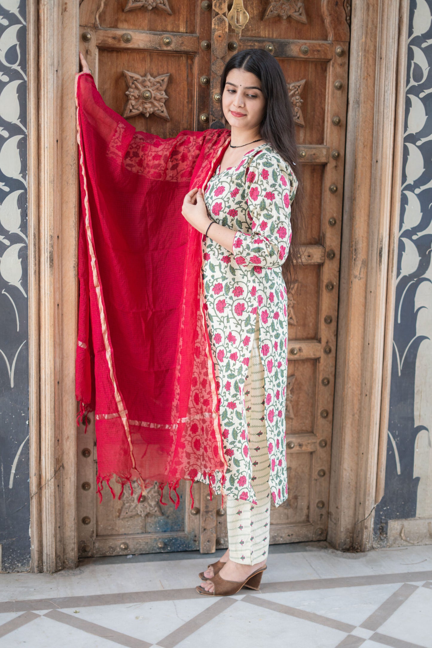 CREAM PINK KANTHA SUIT SET