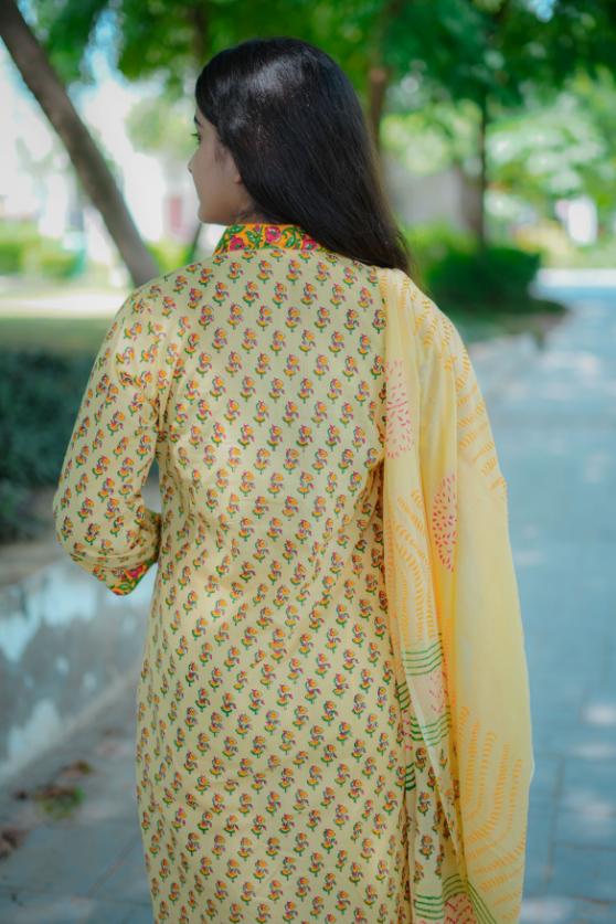 CREAM YELLOW BOOTA SUIT SET