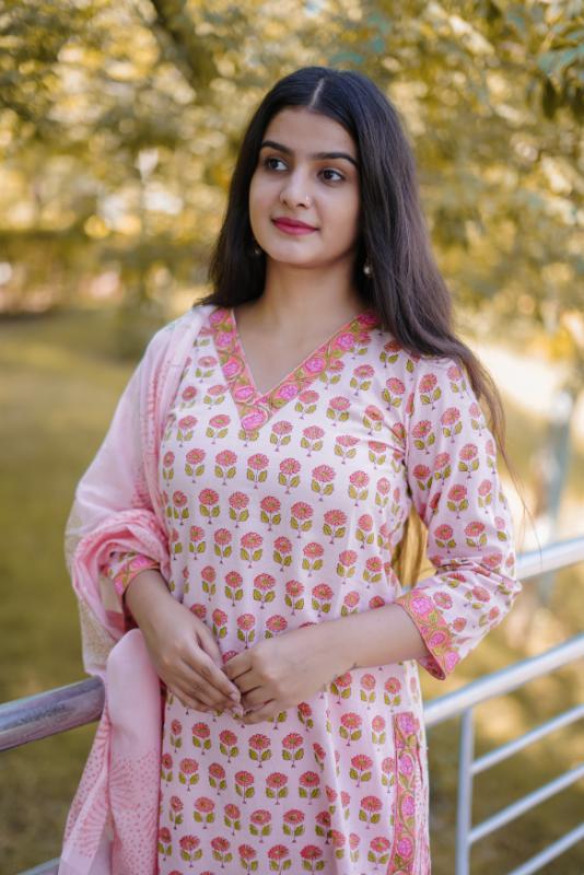 LIGHT PINK BOOTA SUIT SET