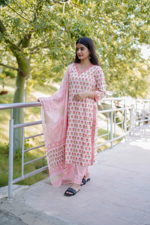 LIGHT PINK BOOTA SUIT SET