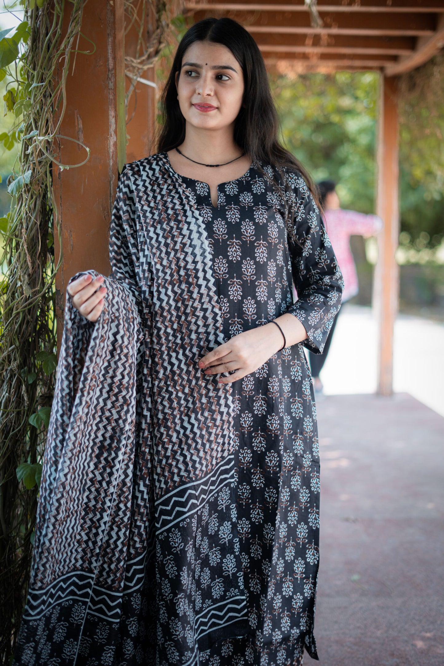 ARCTIC BLACK BOOTA COTTON SUIT SET