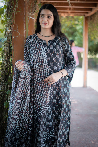 ARCTIC BLACK BOOTA COTTON SUIT SET