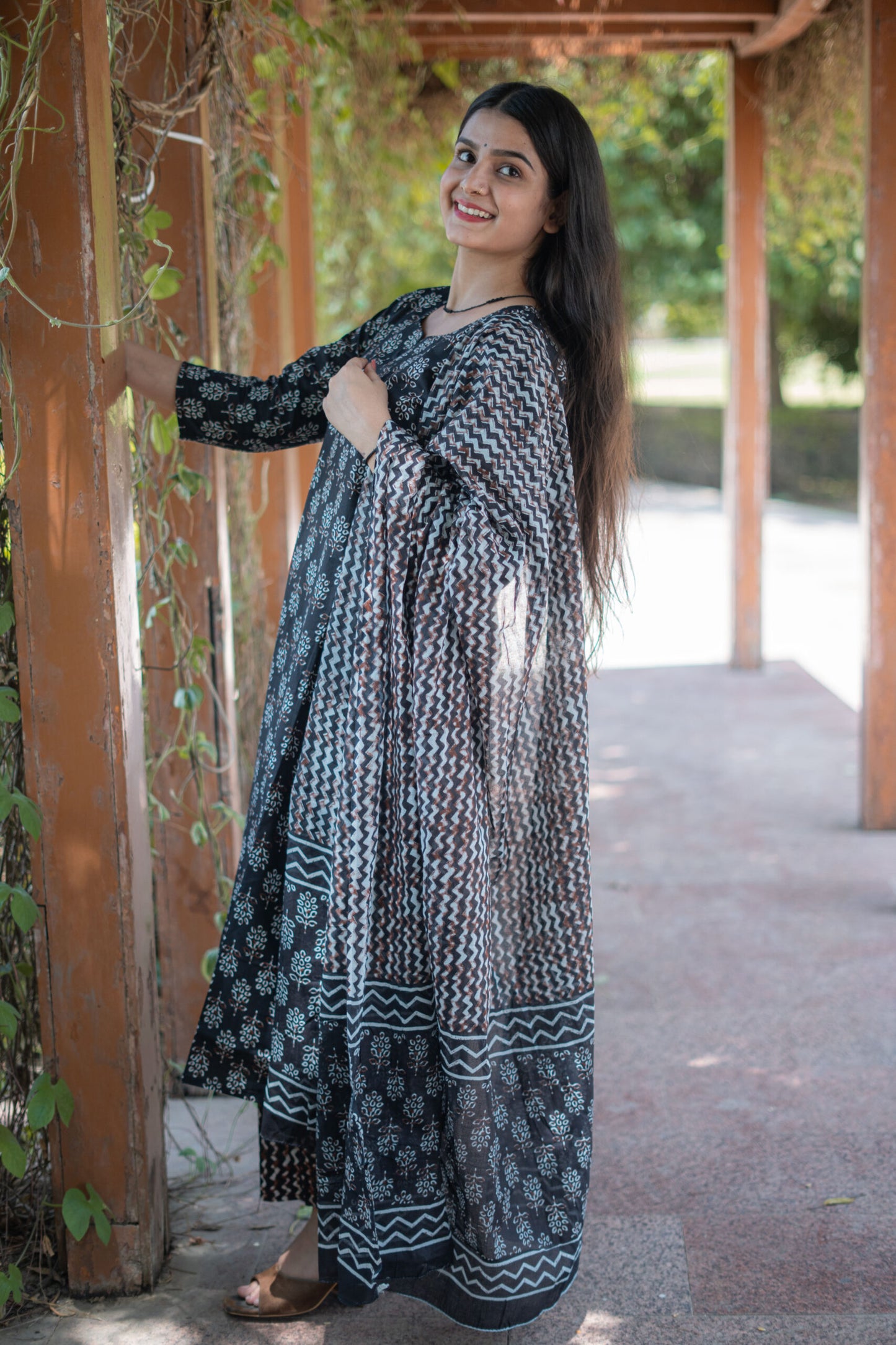 ARCTIC BLACK BOOTA COTTON SUIT SET