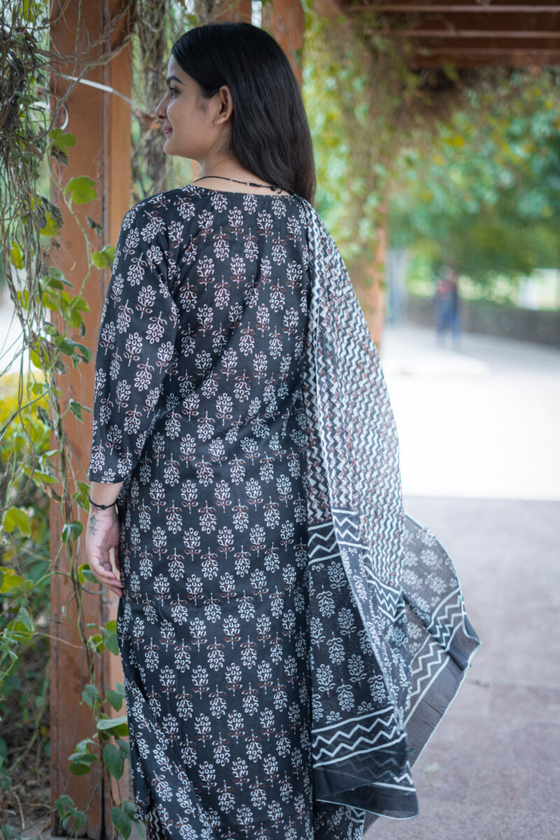 ARCTIC BLACK BOOTA COTTON SUIT SET