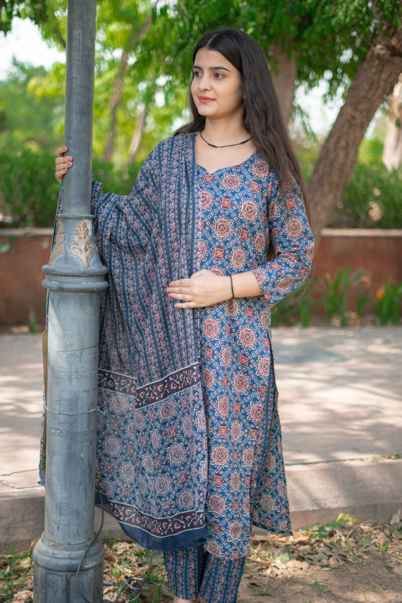 YALE BLUE COTTON PRINTED SUIT