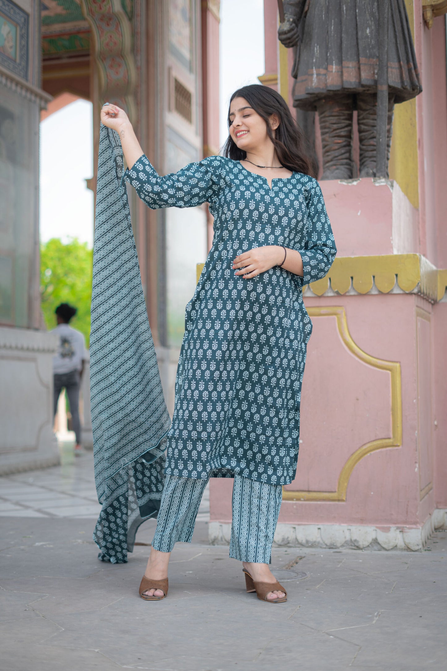DEEP TURQUOISE BOOTA SUIT SET