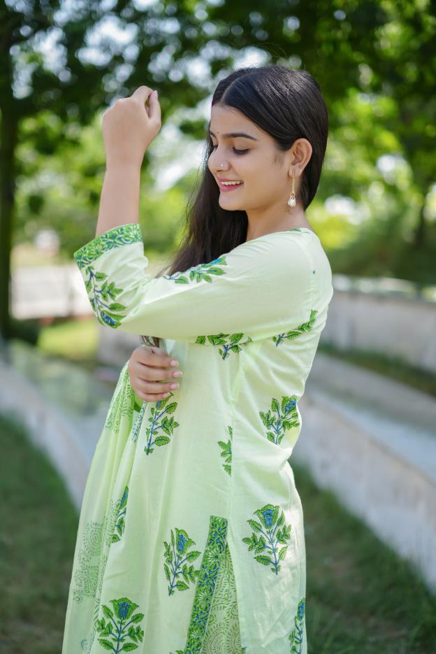 PISTA GREEN BOOTA SUIT SET
