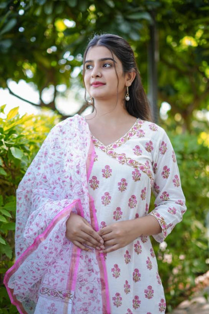 WHITE PINK FLORAL SUIT SET
